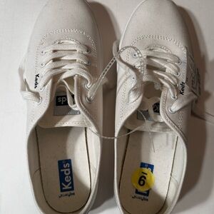 Keds Off-White Canvas Lace-Up Shoes